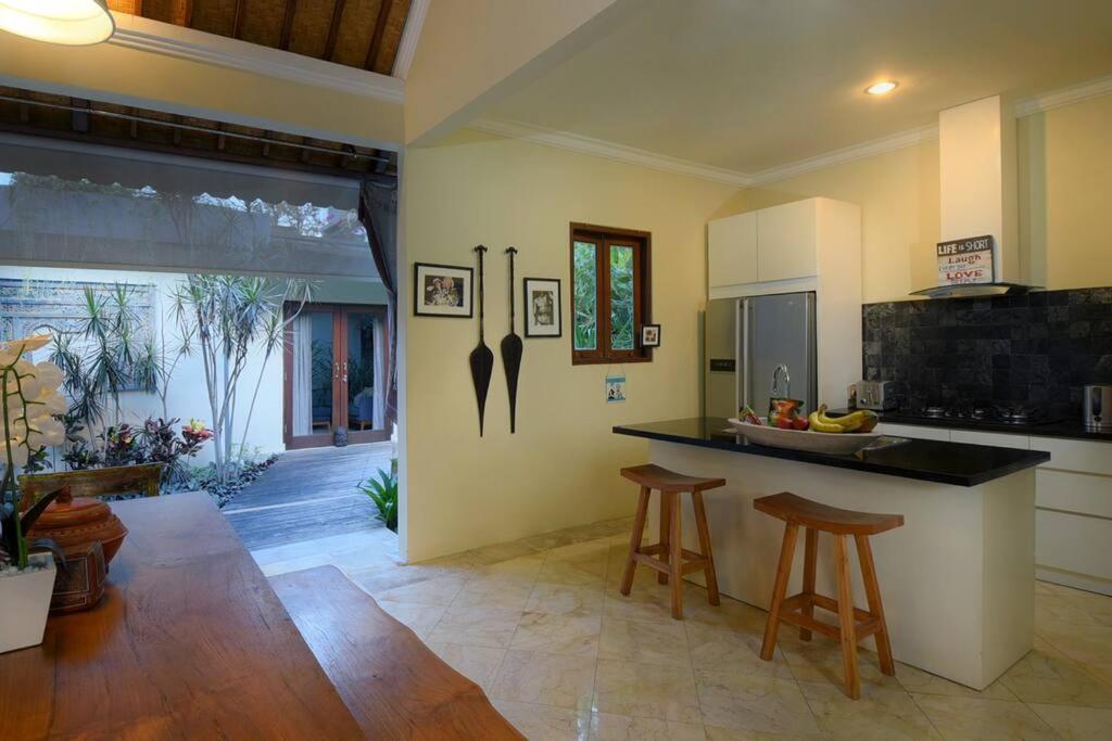 Tropical Oasis, Villa Mimba Sanur Esterno foto