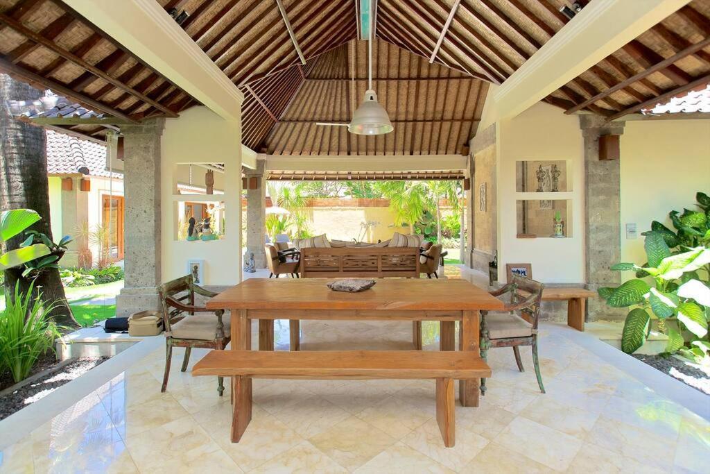 Tropical Oasis, Villa Mimba Sanur Esterno foto