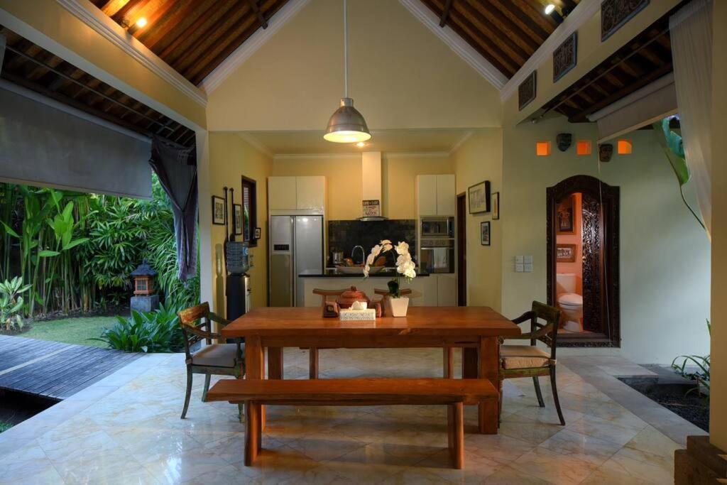 Tropical Oasis, Villa Mimba Sanur Esterno foto